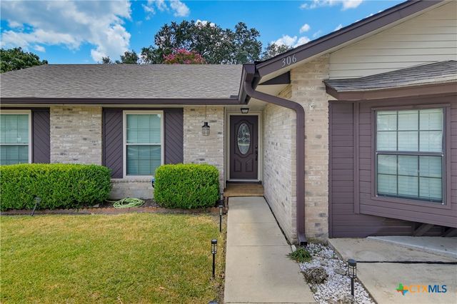 306 Southwick Circle, Seguin, TX 78155