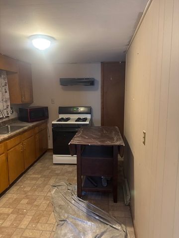 3 Kent Terr 1, Saugus, MA 01906