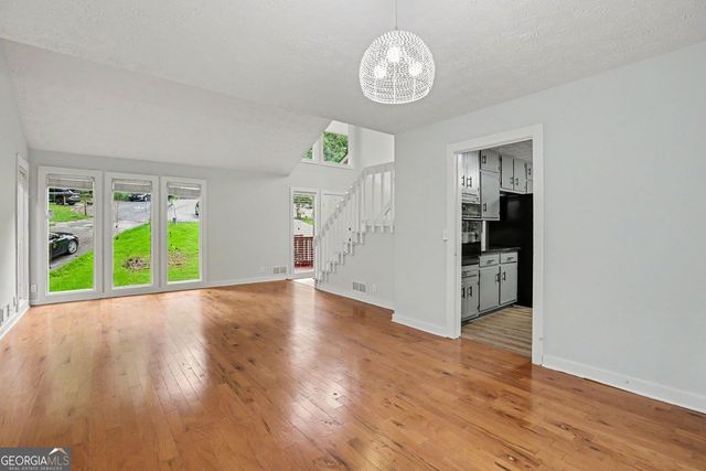 5148 Rocky Glen, Stone Mountain, GA 30088