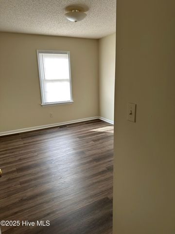 1119 Grovemont Drive J6, Greenville, NC 27834