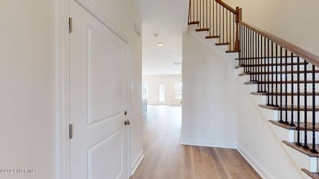 2001 Newbury Way F, Greenville, NC 27834