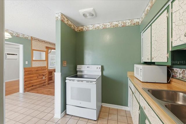 524 VICTORIA BOULEVARD, Auburndale, FL 33823