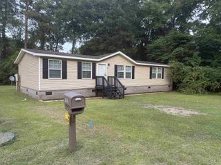 153 Rhodes Rd., Conway, SC 29526