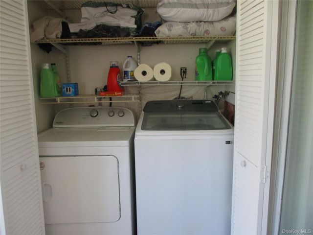 39 Split Cedar Drive, Islandia, NY 11749