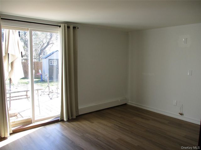 39 Split Cedar Drive, Islandia, NY 11749