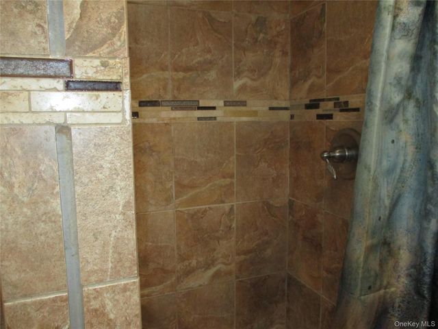 39 Split Cedar Drive, Islandia, NY 11749