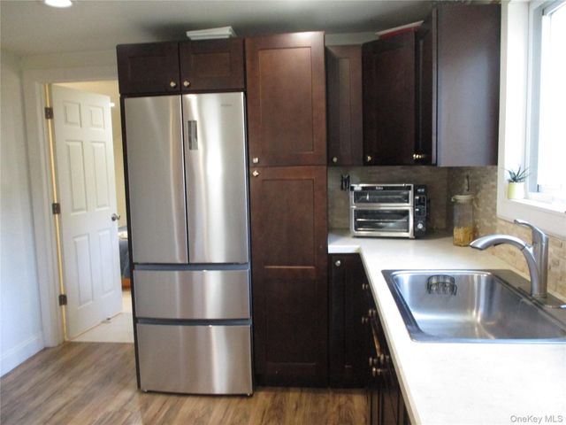 39 Split Cedar Drive, Islandia, NY 11749