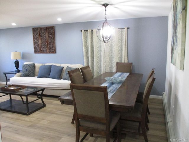 39 Split Cedar Drive, Islandia, NY 11749