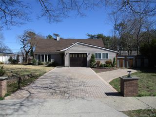39 Split Cedar Drive, Islandia, NY 11749