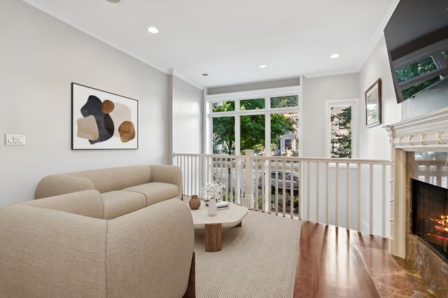 3233 N Racine Avenue 1, Chicago, IL 60657