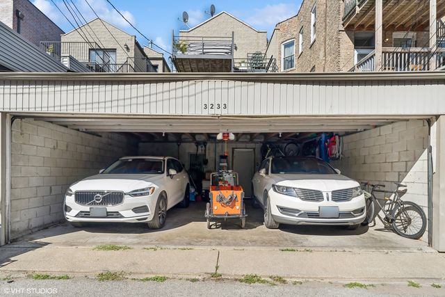 3233 N Racine Avenue 1, Chicago, IL 60657