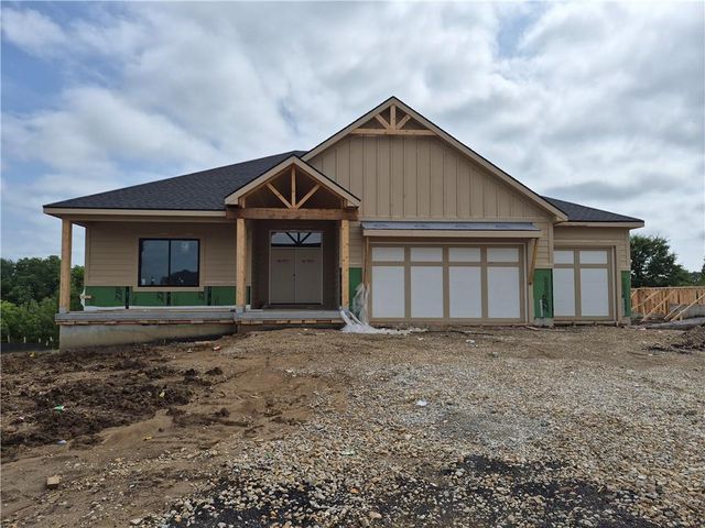 4374 Tee Box Drive, Basehor, KS 66007
