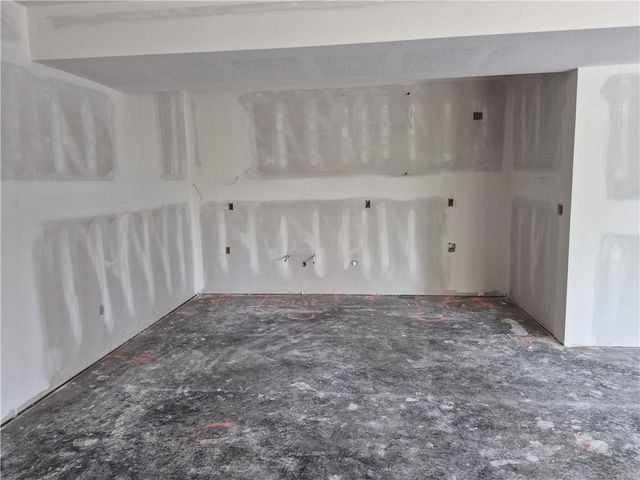 4374 Tee Box Drive, Basehor, KS 66007