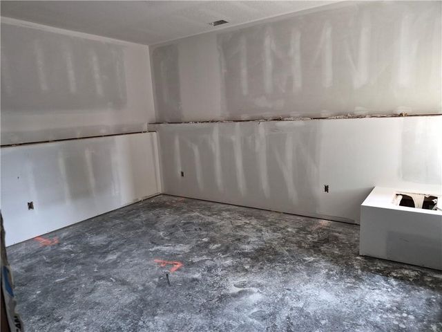 4374 Tee Box Drive, Basehor, KS 66007
