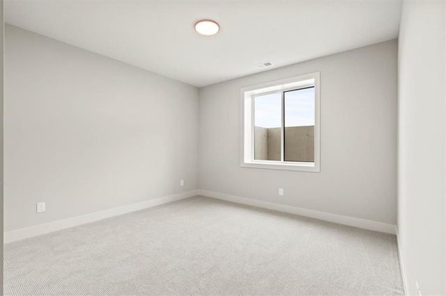 4374 Tee Box Drive, Basehor, KS 66007