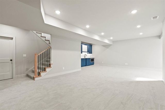 4374 Tee Box Drive, Basehor, KS 66007