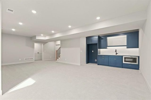 4374 Tee Box Drive, Basehor, KS 66007