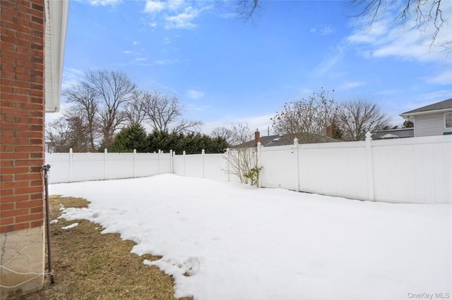 156 N Pine Street, Massapequa, NY 11758