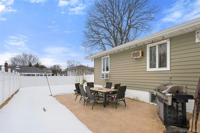 156 N Pine Street, Massapequa, NY 11758