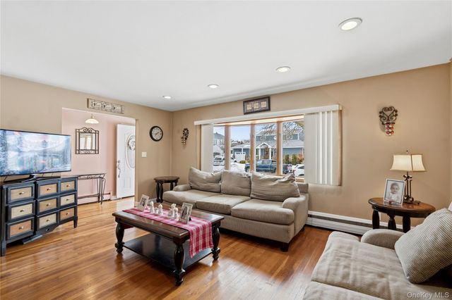 156 N Pine Street, Massapequa, NY 11758