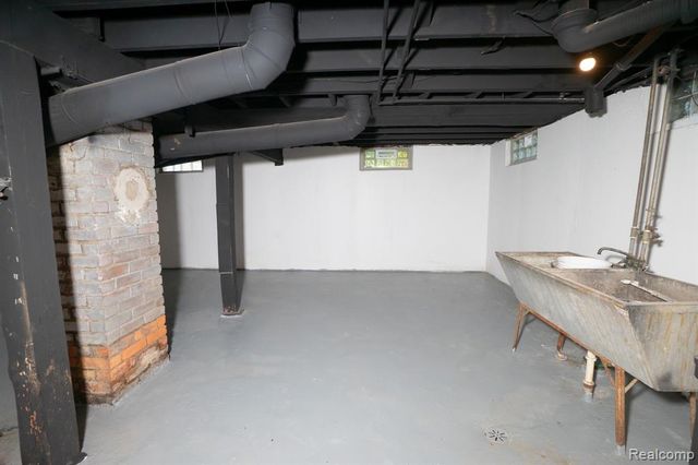 6251 Minock Street, Detroit, MI 48228