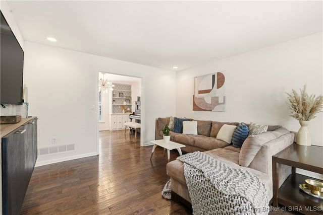 3001 Shoreline Turn, Georgetown, IN 47122