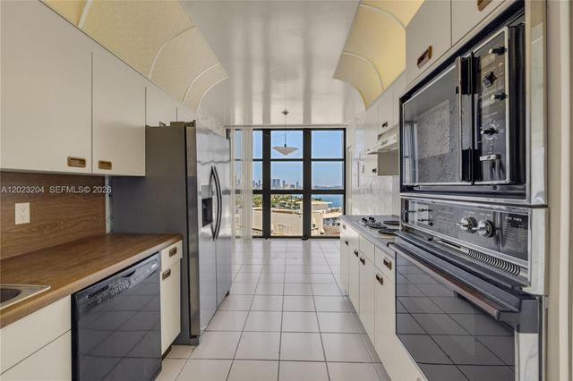 9 Island Ave 2115, Miami Beach, FL 33139
