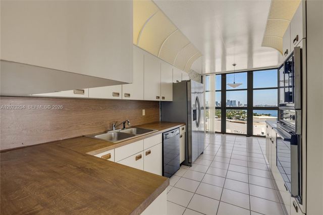9 Island Ave 2115, Miami Beach, FL 33139