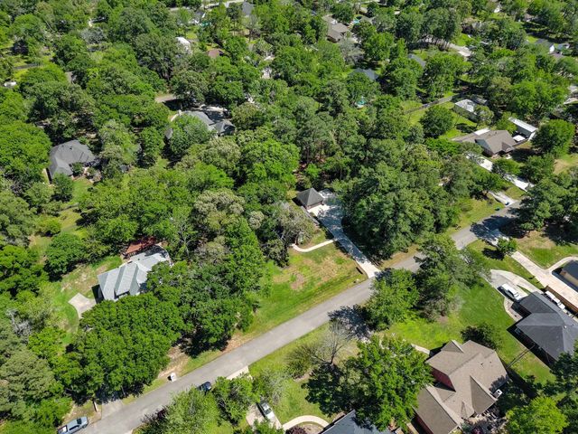 502 Garrett Drive, Magnolia, TX 77354