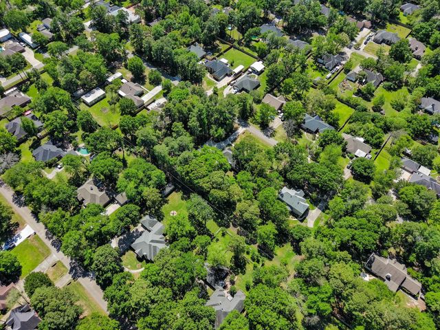 502 Garrett Drive, Magnolia, TX 77354