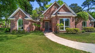502 Garrett Drive, Magnolia, TX 77354