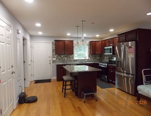1 Paradise Ln J3, Whitman, MA 02382