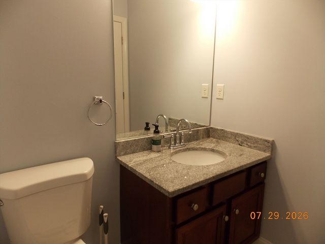 1 Paradise Ln J3, Whitman, MA 02382