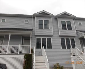 1 Paradise Ln J3, Whitman, MA 02382