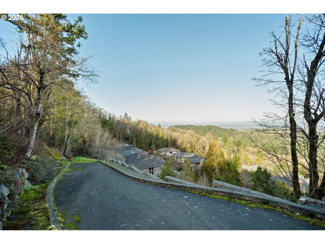 318 Nw SKYLINE Blvd 6, Portland, OR 97210