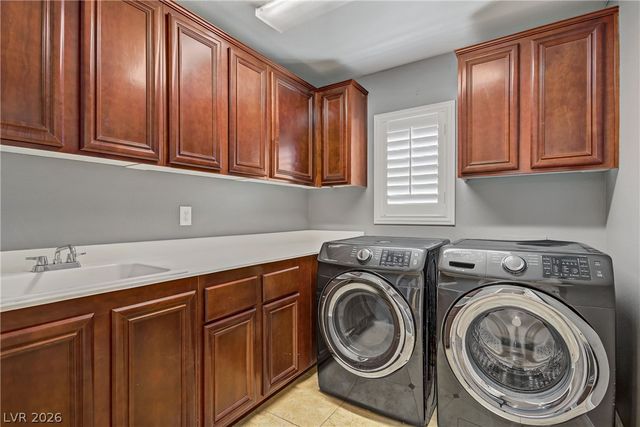 6908 Fox Sparrow Court, North Las Vegas, NV 89084