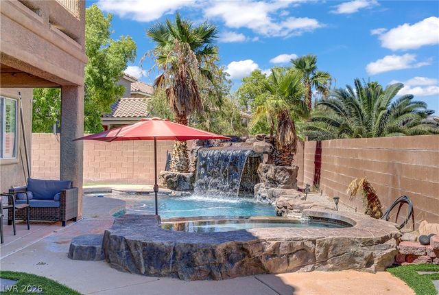 6908 Fox Sparrow Court, North Las Vegas, NV 89084