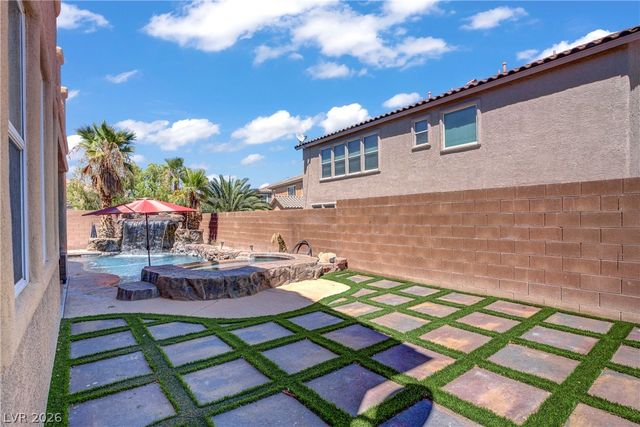 6908 Fox Sparrow Court, North Las Vegas, NV 89084