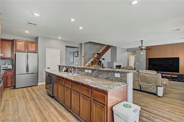 6908 Fox Sparrow Court, North Las Vegas, NV 89084