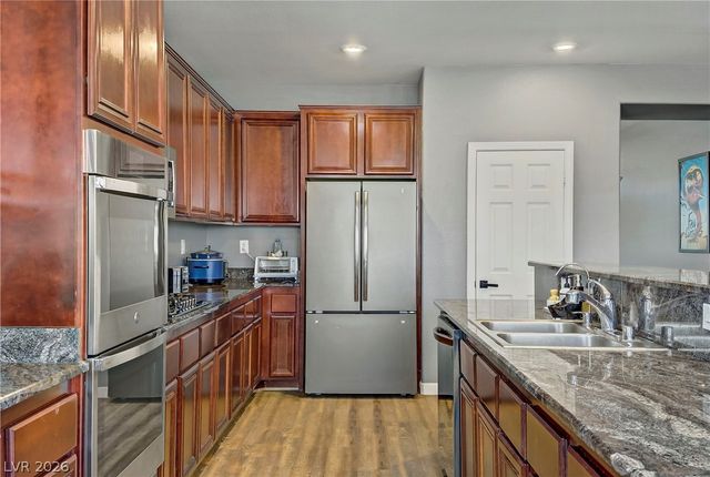 6908 Fox Sparrow Court, North Las Vegas, NV 89084