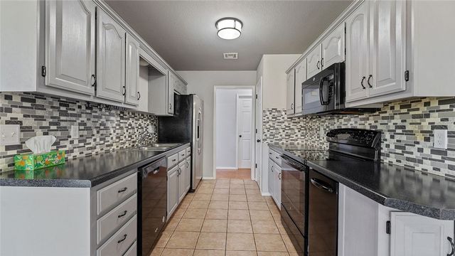 8 Northaven Street, Farmington, AR 72730