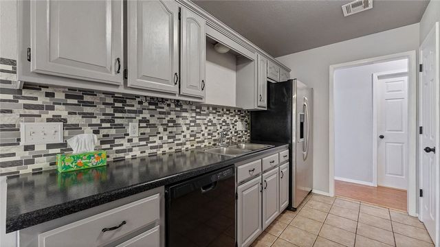 8 Northaven Street, Farmington, AR 72730