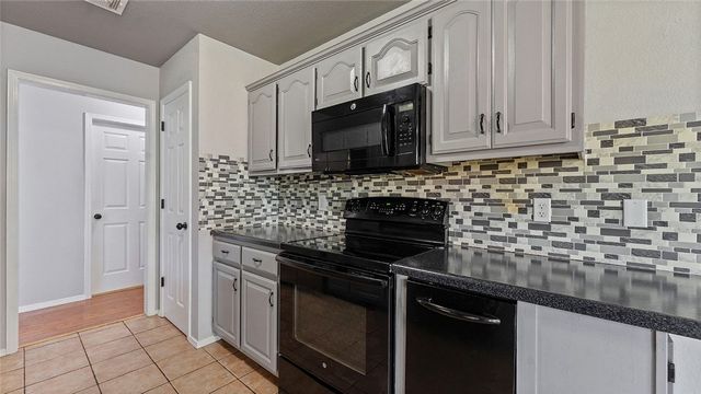 8 Northaven Street, Farmington, AR 72730