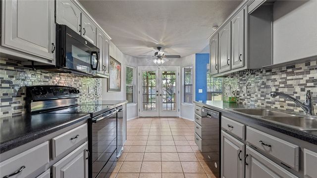 8 Northaven Street, Farmington, AR 72730
