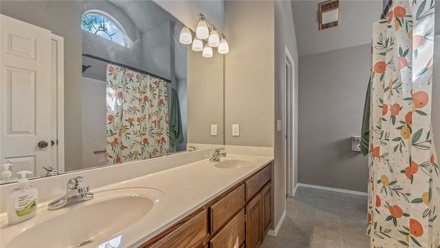 8 Northaven Street, Farmington, AR 72730