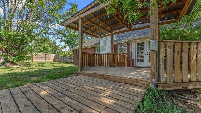 8 Northaven Street, Farmington, AR 72730