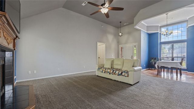 8 Northaven Street, Farmington, AR 72730