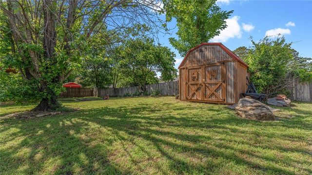 8 Northaven Street, Farmington, AR 72730