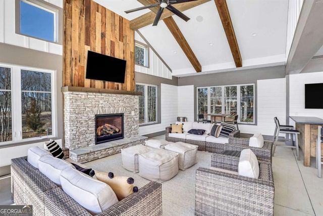 220 Coffee Lane, Hoschton, GA 30548