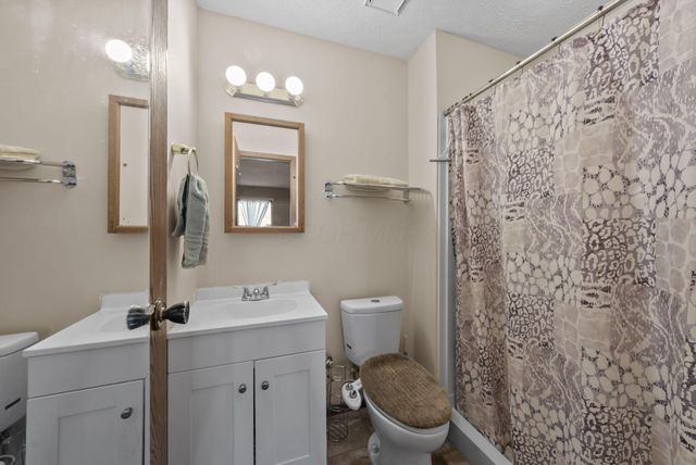 2456 Sanford Drive, Columbus, OH 43235